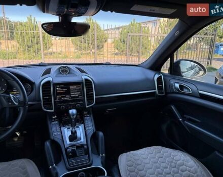 Чорний Порше Cayenne, об'ємом двигуна 3 л та пробігом 181 тис. км за 29000 $, фото 14 на Automoto.ua