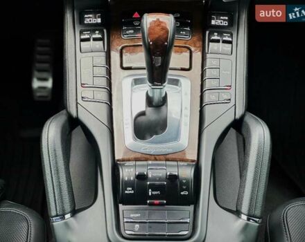 Порше Каен 2013 в Киеве на Automoto.ua Черный Порше Каен, объемом двигателя 4.13 л и пробегом 273 тыс. км за 23999 $, фото 51 на Automoto.ua