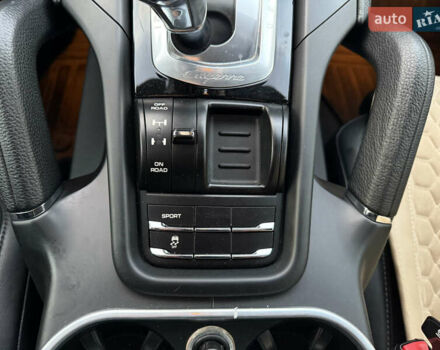 Порше Каен 2013 в Одессе на Automoto.ua Черный Порше Каен, объемом двигателя 3 л и пробегом 181 тыс. км за 26200 $, фото 21 на Automoto.ua