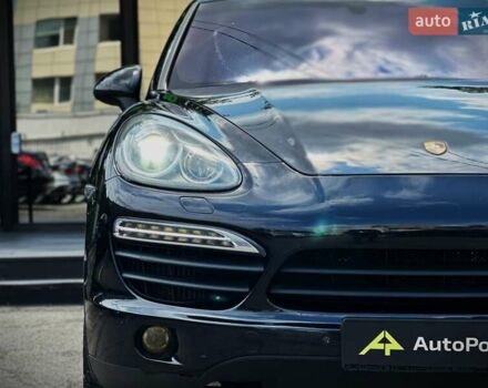 Порше Каен 2013 в Киеве на Automoto.ua Черный Порше Каен, объемом двигателя 4.13 л и пробегом 273 тыс. км за 23999 $, фото 7 на Automoto.ua