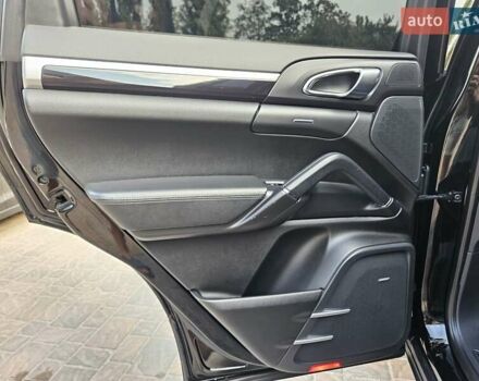 Порше Каен 2013 в Полтаве на Automoto.ua Черный Порше Каен, объемом двигателя 2.97 л и пробегом 258 тыс. км за 20950 $, фото 73 на Automoto.ua