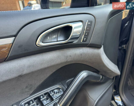 Черный Порше Каен, объемом двигателя 4.8 л и пробегом 270 тыс. км за 17500 $, фото 12 на Automoto.ua