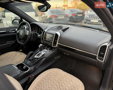 Порше Каен 2013 в Одессе на Automoto.ua Черный Порше Каен, объемом двигателя 3 л и пробегом 181 тыс. км за 26200 $, фото 9 на Automoto.ua