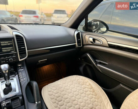 Порше Каен 2013 в Одессе на Automoto.ua Черный Порше Каен, объемом двигателя 3 л и пробегом 181 тыс. км за 26200 $, фото 22 на Automoto.ua