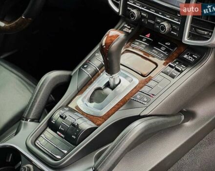 Порше Каен 2013 в Киеве на Automoto.ua Черный Порше Каен, объемом двигателя 4.13 л и пробегом 273 тыс. км за 23999 $, фото 39 на Automoto.ua