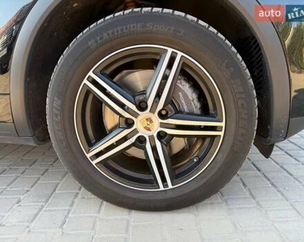 Чорний Порше Cayenne, об'ємом двигуна 3 л та пробігом 181 тис. км за 29000 $, фото 32 на Automoto.ua