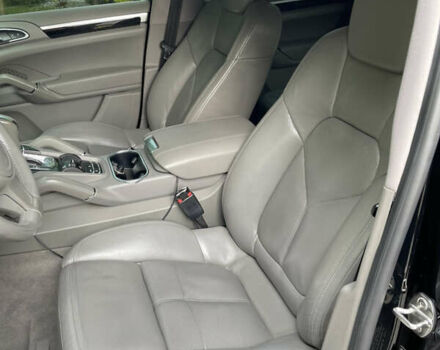 Чорний Порше Cayenne, об'ємом двигуна 3.6 л та пробігом 147 тис. км за 18000 $, фото 11 на Automoto.ua