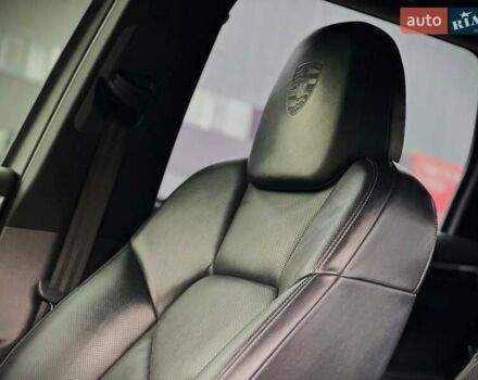 Порше Каен 2013 в Киеве на Automoto.ua Черный Порше Каен, объемом двигателя 4.13 л и пробегом 273 тыс. км за 23999 $, фото 25 на Automoto.ua