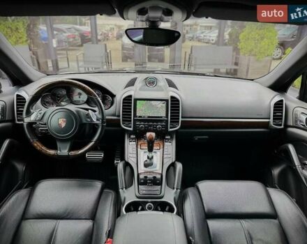 Порше Каен 2013 в Киеве на Automoto.ua Черный Порше Каен, объемом двигателя 4.13 л и пробегом 273 тыс. км за 23999 $, фото 34 на Automoto.ua