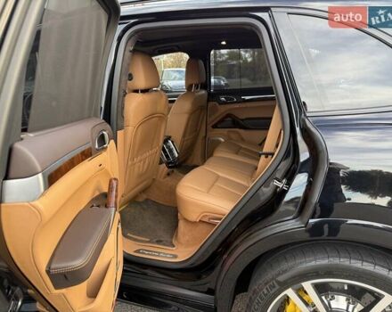 Черный Порше Каен, объемом двигателя 4.81 л и пробегом 43 тыс. км за 53000 $, фото 16 на Automoto.ua