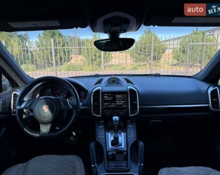 Чорний Порше Cayenne, об'ємом двигуна 3 л та пробігом 181 тис. км за 29000 $, фото 29 на Automoto.ua