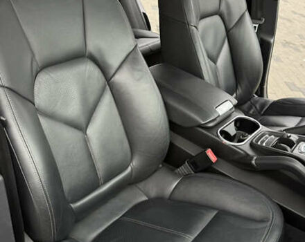 Черный Порше Каен, объемом двигателя 2.97 л и пробегом 215 тыс. км за 22900 $, фото 22 на Automoto.ua