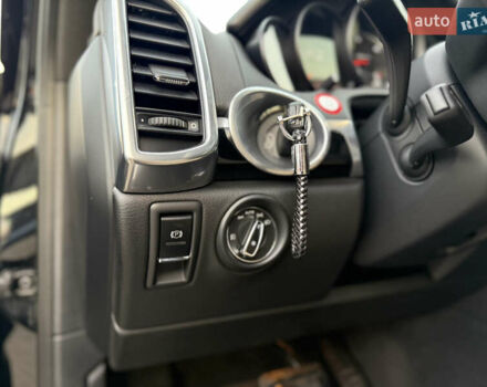 Порше Каен 2013 в Одессе на Automoto.ua Черный Порше Каен, объемом двигателя 3 л и пробегом 181 тыс. км за 26200 $, фото 13 на Automoto.ua