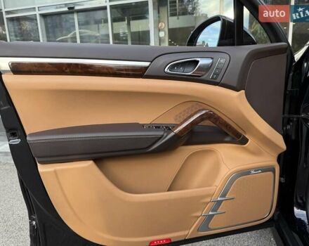 Черный Порше Каен, объемом двигателя 4.81 л и пробегом 43 тыс. км за 53000 $, фото 21 на Automoto.ua