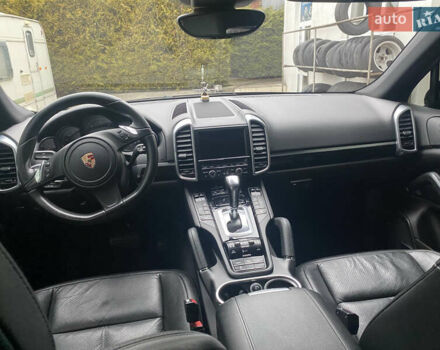Черный Порше Каен, объемом двигателя 2.97 л и пробегом 233 тыс. км за 21700 $, фото 12 на Automoto.ua