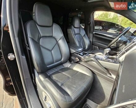 Порше Каен 2013 в Полтаве на Automoto.ua Черный Порше Каен, объемом двигателя 2.97 л и пробегом 258 тыс. км за 20950 $, фото 98 на Automoto.ua