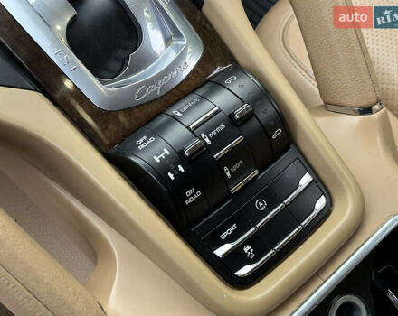 Черный Порше Каен, объемом двигателя 3.6 л и пробегом 160 тыс. км за 17500 $, фото 58 на Automoto.ua