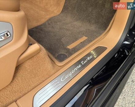 Черный Порше Каен, объемом двигателя 4.81 л и пробегом 43 тыс. км за 53000 $, фото 31 на Automoto.ua