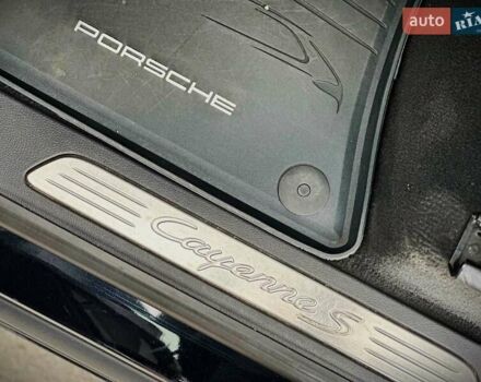 Порше Каен 2013 в Киеве на Automoto.ua Черный Порше Каен, объемом двигателя 4.13 л и пробегом 273 тыс. км за 23999 $, фото 22 на Automoto.ua