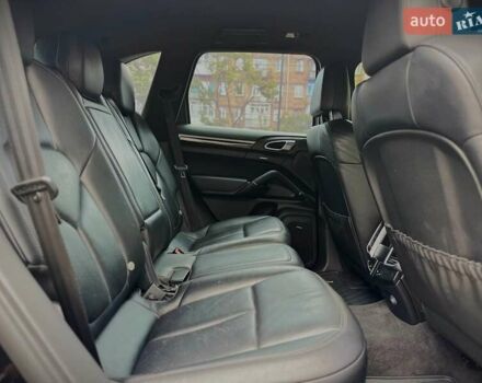 Порше Каен 2013 в Киеве на Automoto.ua Черный Порше Каен, объемом двигателя 4.13 л и пробегом 273 тыс. км за 23999 $, фото 33 на Automoto.ua