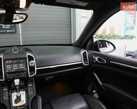 Черный Порше Каен, объемом двигателя 4.81 л и пробегом 152 тыс. км за 21900 $, фото 14 на Automoto.ua