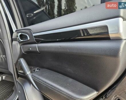 Порше Каен 2013 в Полтаве на Automoto.ua Черный Порше Каен, объемом двигателя 2.97 л и пробегом 258 тыс. км за 20950 $, фото 66 на Automoto.ua