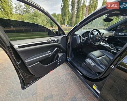 Порше Каен 2013 в Полтаве на Automoto.ua Черный Порше Каен, объемом двигателя 2.97 л и пробегом 258 тыс. км за 20950 $, фото 99 на Automoto.ua