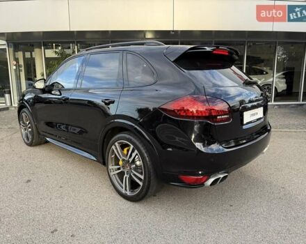 Черный Порше Каен, объемом двигателя 4.81 л и пробегом 43 тыс. км за 53000 $, фото 5 на Automoto.ua