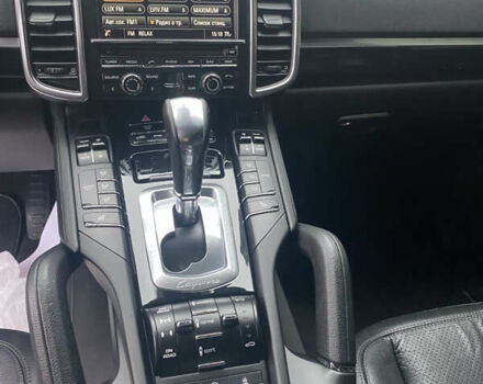 Черный Порше Каен, объемом двигателя 2.97 л и пробегом 233 тыс. км за 21700 $, фото 24 на Automoto.ua