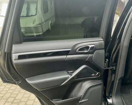 Черный Порше Каен, объемом двигателя 2.97 л и пробегом 233 тыс. км за 21700 $, фото 9 на Automoto.ua