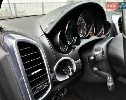 Чорний Порше Cayenne, об'ємом двигуна 4.8 л та пробігом 160 тис. км за 23000 $, фото 17 на Automoto.ua