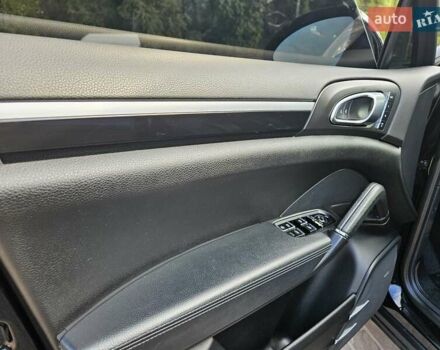 Порше Каен 2013 в Полтаве на Automoto.ua Черный Порше Каен, объемом двигателя 2.97 л и пробегом 258 тыс. км за 20950 $, фото 101 на Automoto.ua