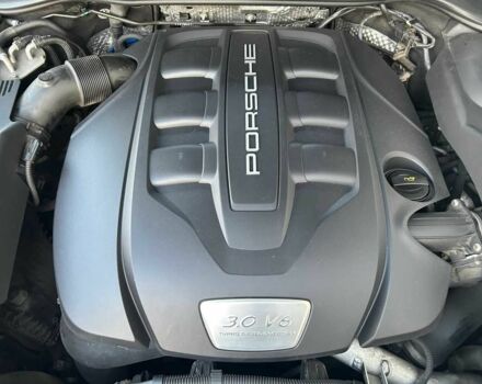 Черный Порше Каен, объемом двигателя 0 л и пробегом 55 тыс. км за 18000 $, фото 9 на Automoto.ua