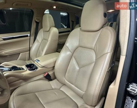 Черный Порше Каен, объемом двигателя 3 л и пробегом 167 тыс. км за 21000 $, фото 18 на Automoto.ua