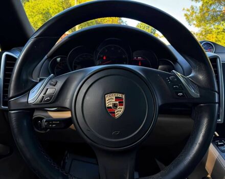Чорний Порше Cayenne, об'ємом двигуна 3.6 л та пробігом 82 тис. км за 15000 $, фото 9 на Automoto.ua