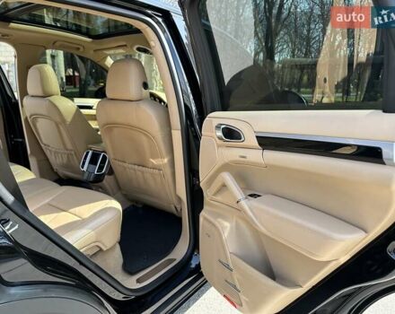 Черный Порше Каен, объемом двигателя 3 л и пробегом 165 тыс. км за 21500 $, фото 21 на Automoto.ua