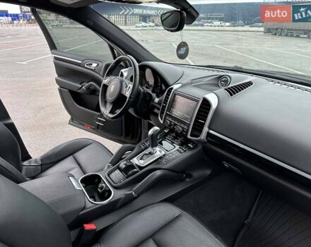 Чорний Порше Cayenne, об'ємом двигуна 3 л та пробігом 286 тис. км за 22000 $, фото 36 на Automoto.ua