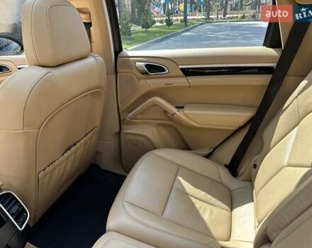Черный Порше Каен, объемом двигателя 3 л и пробегом 165 тыс. км за 21500 $, фото 24 на Automoto.ua