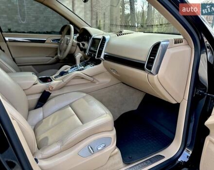 Черный Порше Каен, объемом двигателя 3 л и пробегом 165 тыс. км за 21500 $, фото 30 на Automoto.ua
