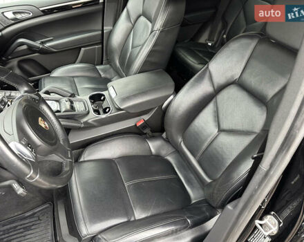 Чорний Порше Cayenne, об'ємом двигуна 3 л та пробігом 145 тис. км за 15900 $, фото 14 на Automoto.ua