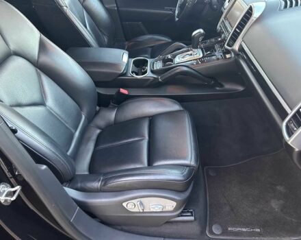 Черный Порше Каен, объемом двигателя 0 л и пробегом 55 тыс. км за 18000 $, фото 13 на Automoto.ua