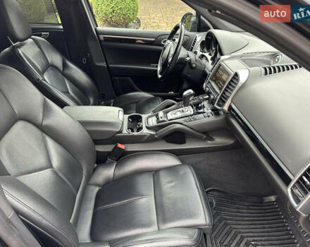Чорний Порше Cayenne, об'ємом двигуна 3 л та пробігом 145 тис. км за 15900 $, фото 9 на Automoto.ua