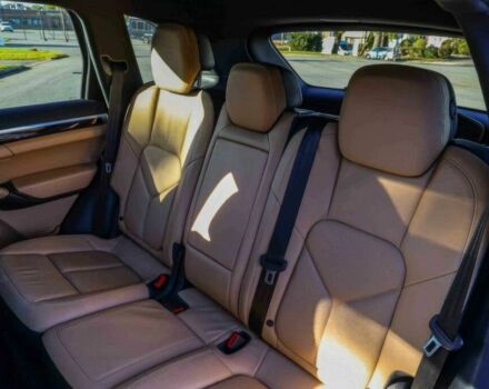 Порше Каен 2014 в Львове на Automoto.ua Черный Порше Каен, объемом двигателя 3.6 л и пробегом 84 тыс. км за 11500 $, фото 12 на Automoto.ua