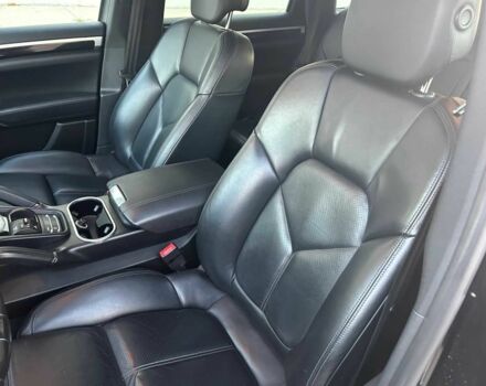 Черный Порше Каен, объемом двигателя 0 л и пробегом 55 тыс. км за 18000 $, фото 12 на Automoto.ua