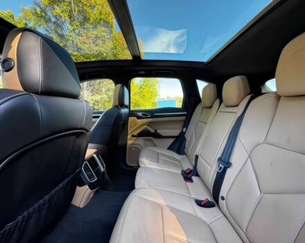 Чорний Порше Cayenne, об'ємом двигуна 3.6 л та пробігом 82 тис. км за 15000 $, фото 13 на Automoto.ua