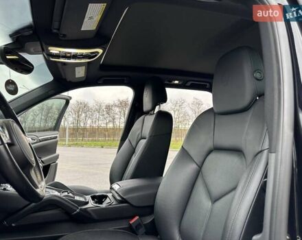 Чорний Порше Cayenne, об'ємом двигуна 3 л та пробігом 286 тис. км за 22000 $, фото 23 на Automoto.ua