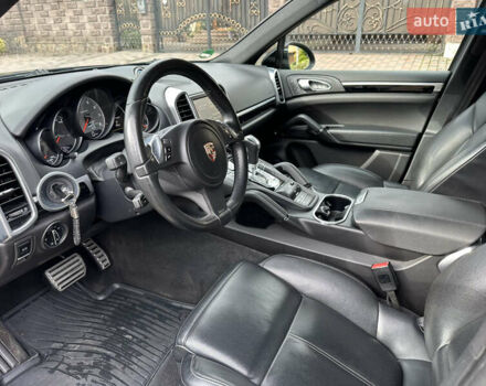 Чорний Порше Cayenne, об'ємом двигуна 3 л та пробігом 145 тис. км за 15900 $, фото 13 на Automoto.ua