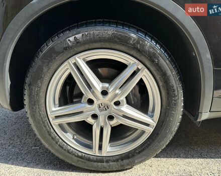 Чорний Порше Cayenne, об'ємом двигуна 3.6 л та пробігом 136 тис. км за 24800 $, фото 26 на Automoto.ua