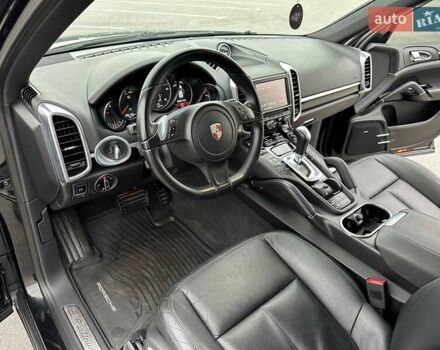 Чорний Порше Cayenne, об'ємом двигуна 3 л та пробігом 286 тис. км за 22000 $, фото 33 на Automoto.ua