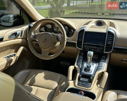 Черный Порше Каен, объемом двигателя 3 л и пробегом 165 тыс. км за 21500 $, фото 12 на Automoto.ua